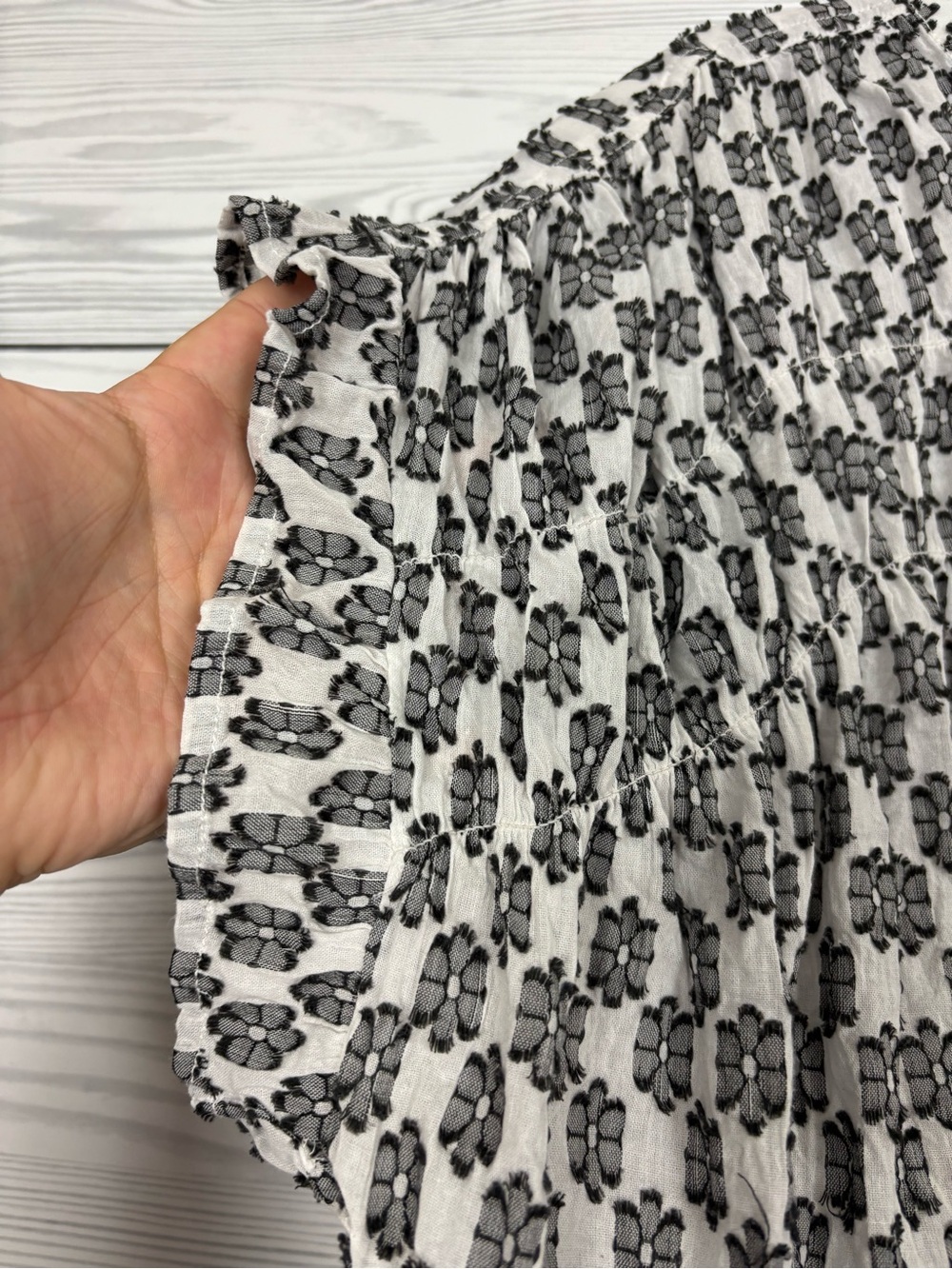 PILCRO by Anthropologie short-sleeve smocked button down blouse 2X - Picture 4 of 9